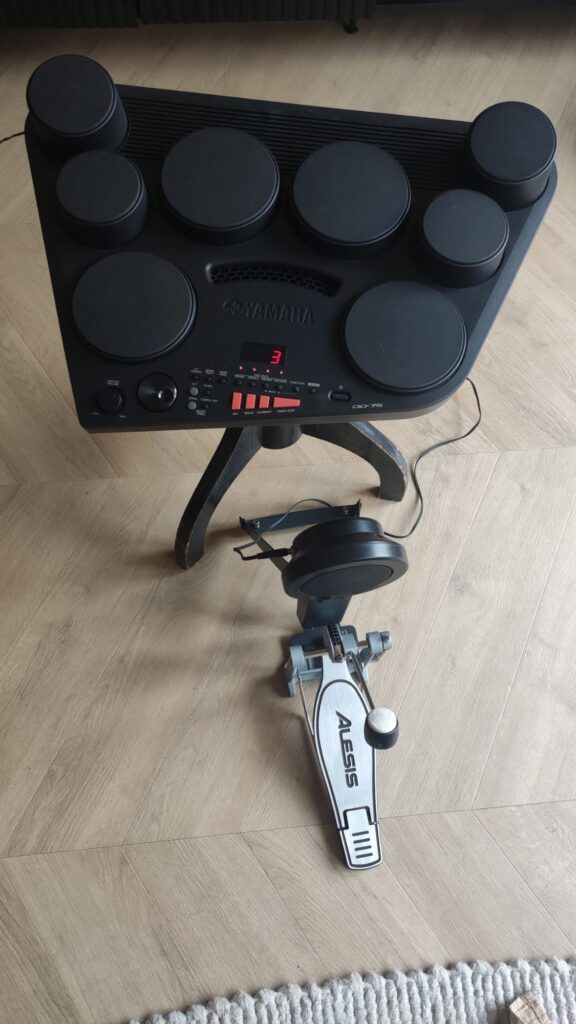 yamaha dd-75 met echt kick pedaal